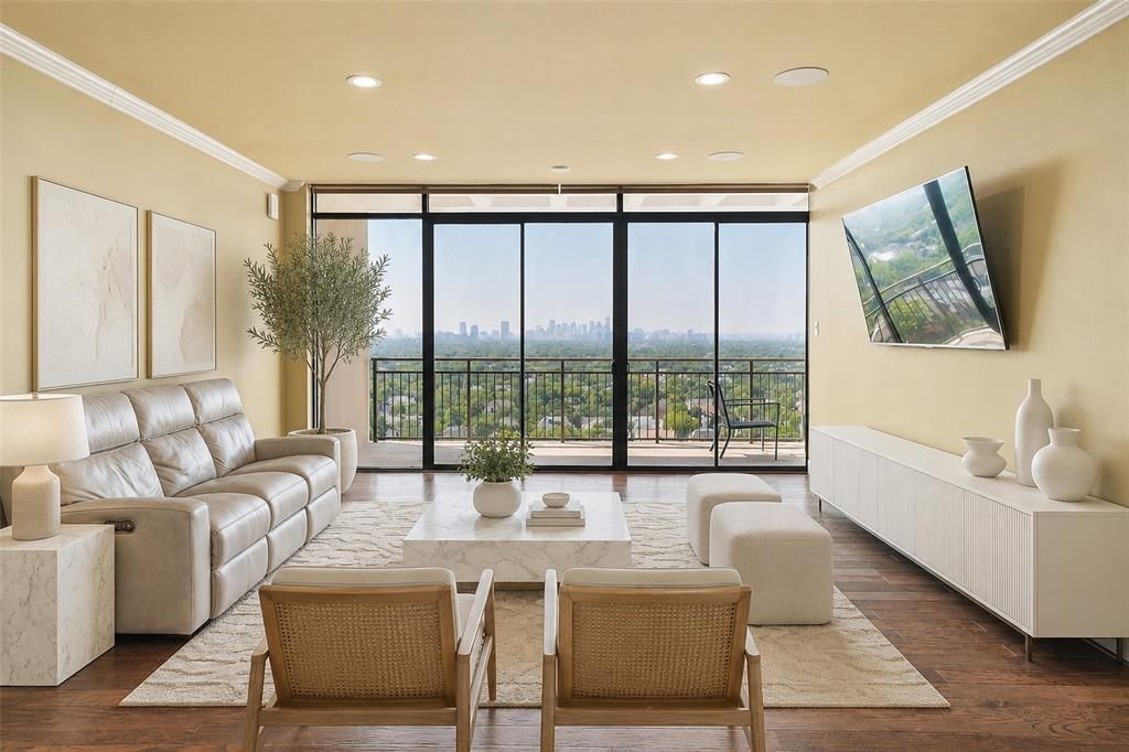 6335 W Northwest Highway 1514, Dallas