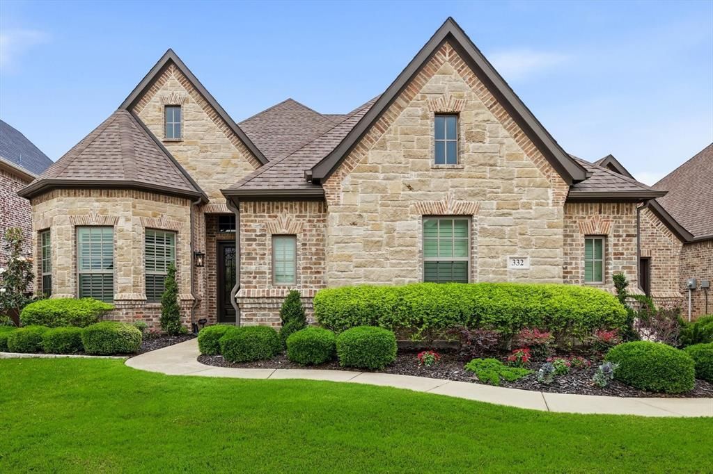 332 Nora Lane, Argyle