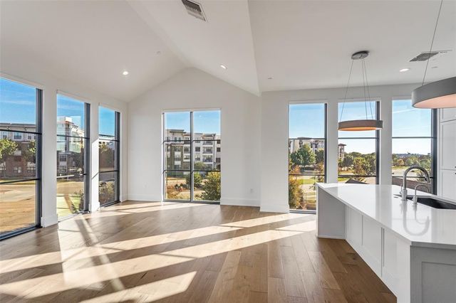 5270 Town And Country Boulevard 332, Frisco