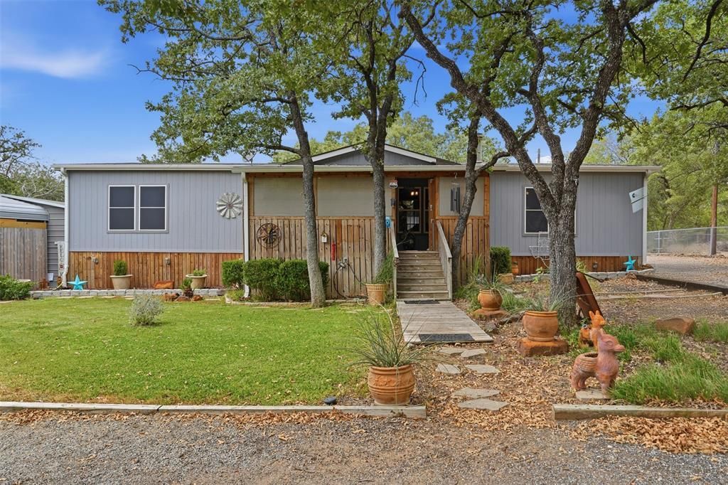 3717 Woodview Drive, Joshua