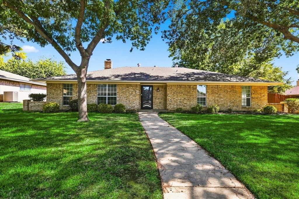 1407 Glenhill Lane, Lewisville