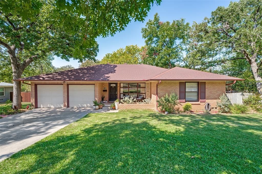 1403 Greenwood Drive, Denton