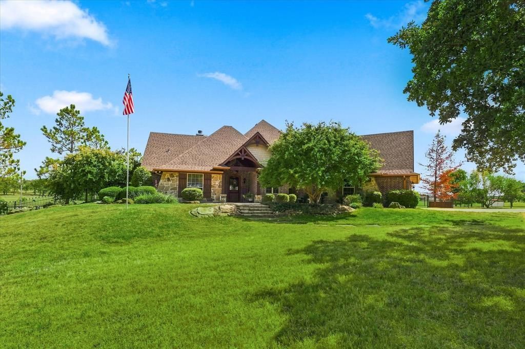 9229 Hub Clark Road, Pilot Point