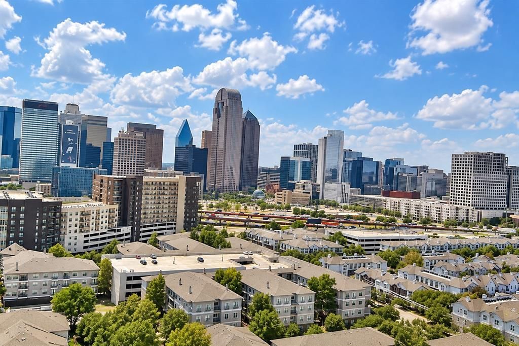 730 Spanish Oaks Place, Dallas