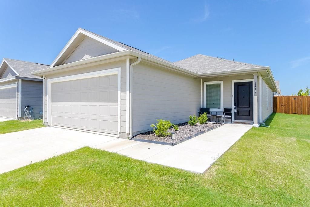 1912 Wild Orchard Lane, Crandall