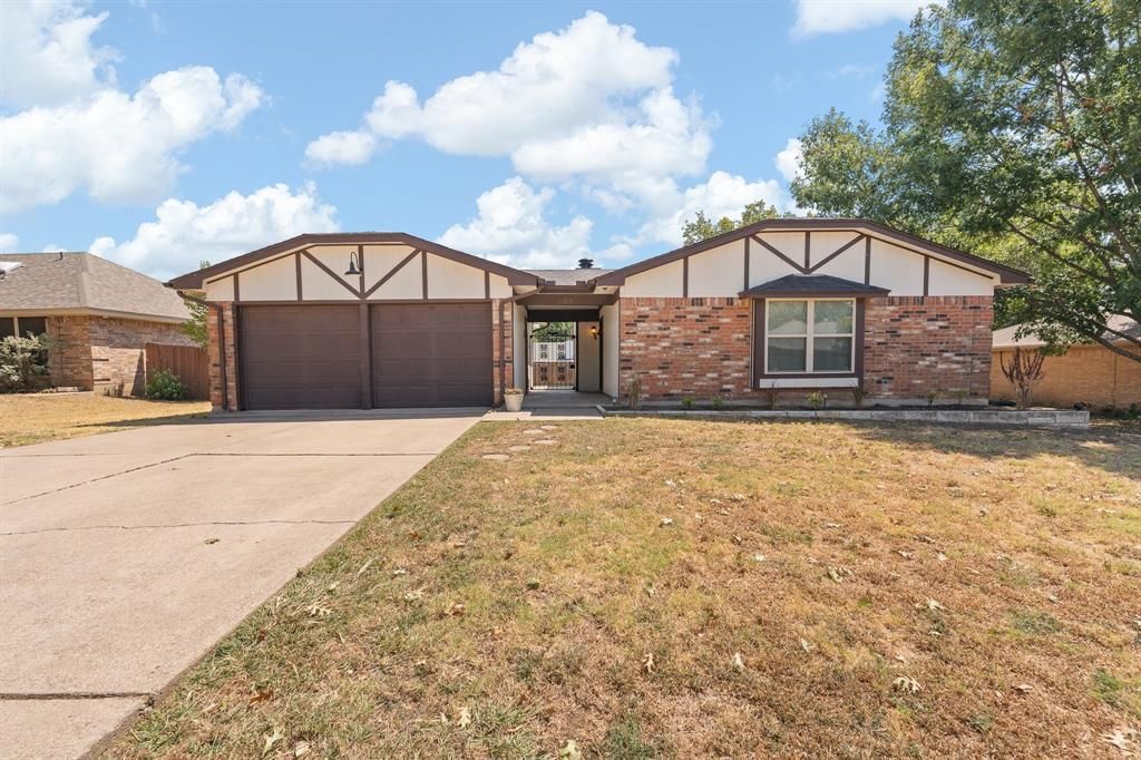433 Black Oak Lane, Burleson