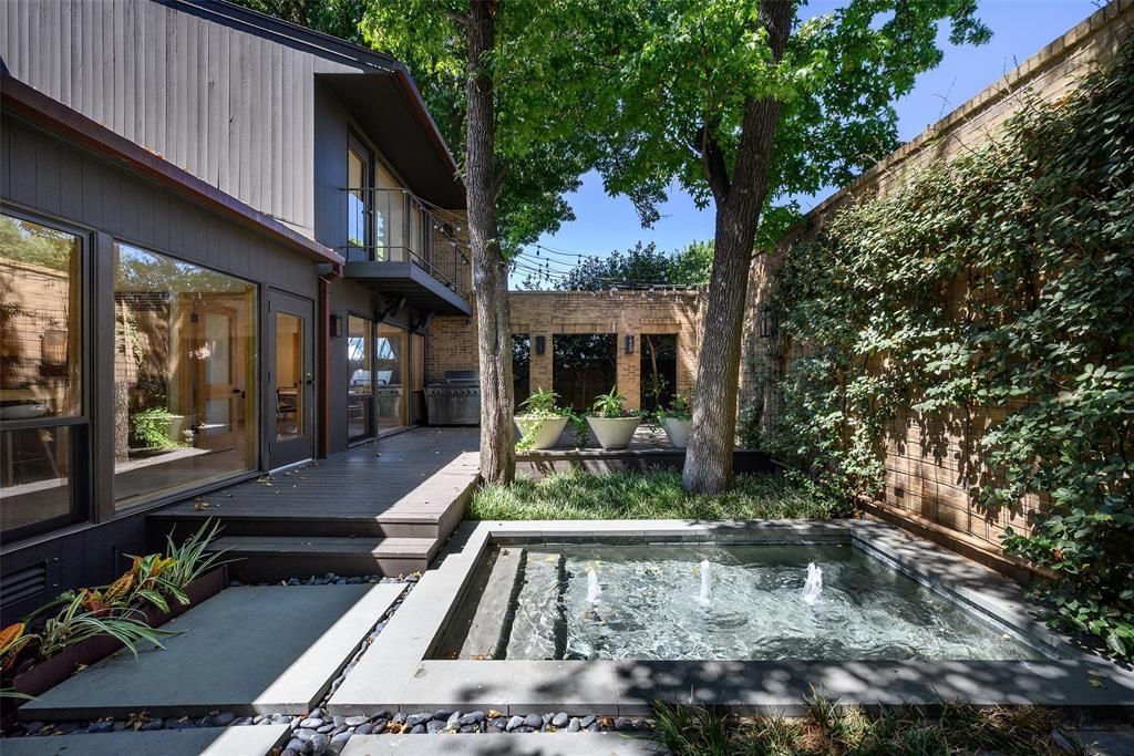 12 Royal Way, Dallas