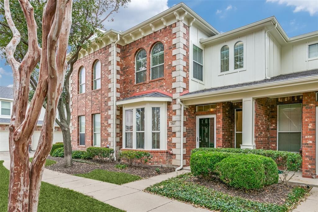 180 Leonard Street, Lewisville