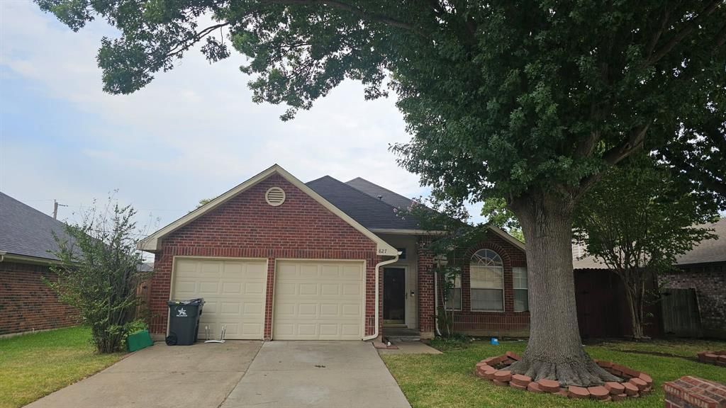 827 Quail Brook Drive, Arlington