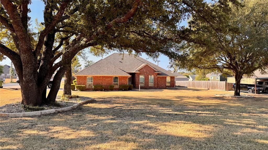 201 Sunrise Drive, Granbury