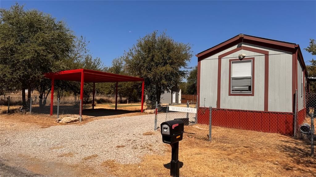 2804 Cedarhill Street, Granbury