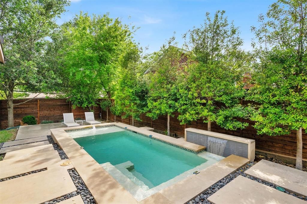 3938 Lively Lane, Dallas