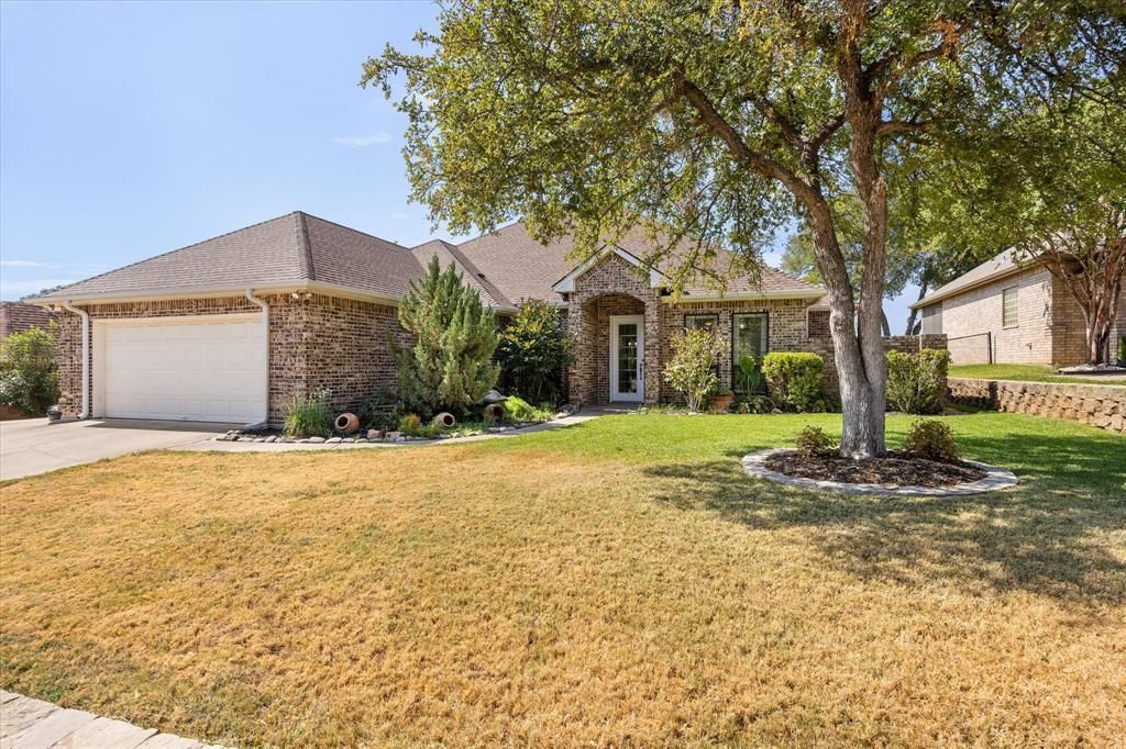 8712 Bellechase Road, Granbury