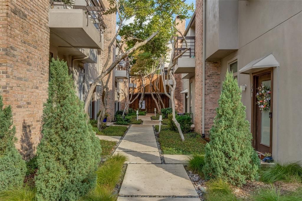 3944 Buena Vista Street 206, Dallas