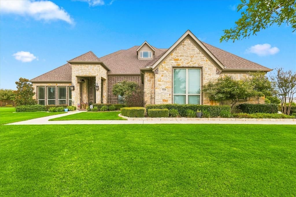 533 Eastmeadow Lane, Northlake