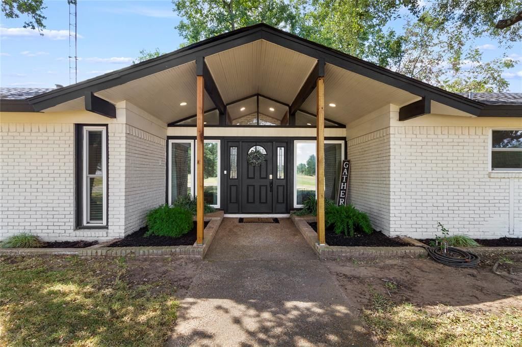 221 Laurel Lane, Fairfield