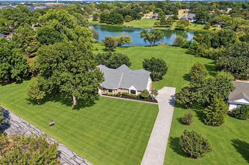 131 Oak Grove Circle, Double Oak