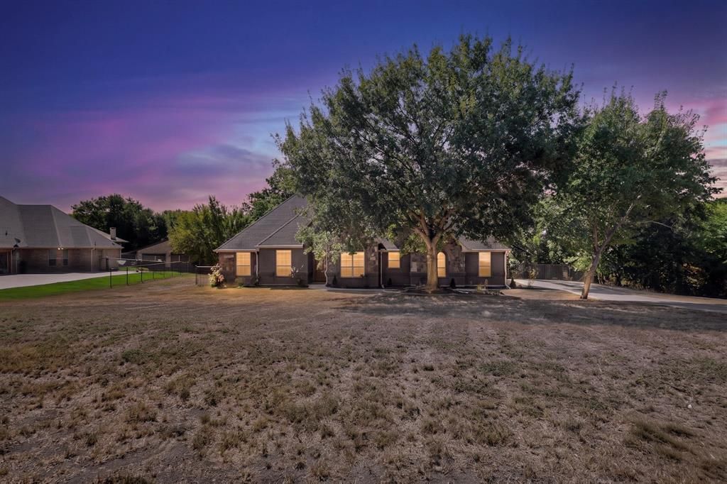 108 Winding Way, Azle