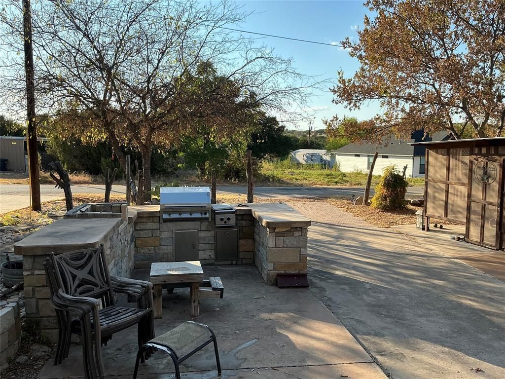 2517 Deer Trl, Granbury