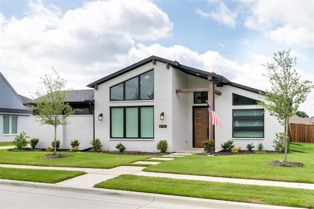 8752 Hightower Drive, North Richland Hills