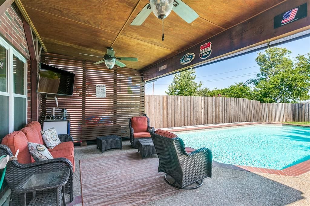 2213 Bresee Drive, Carrollton