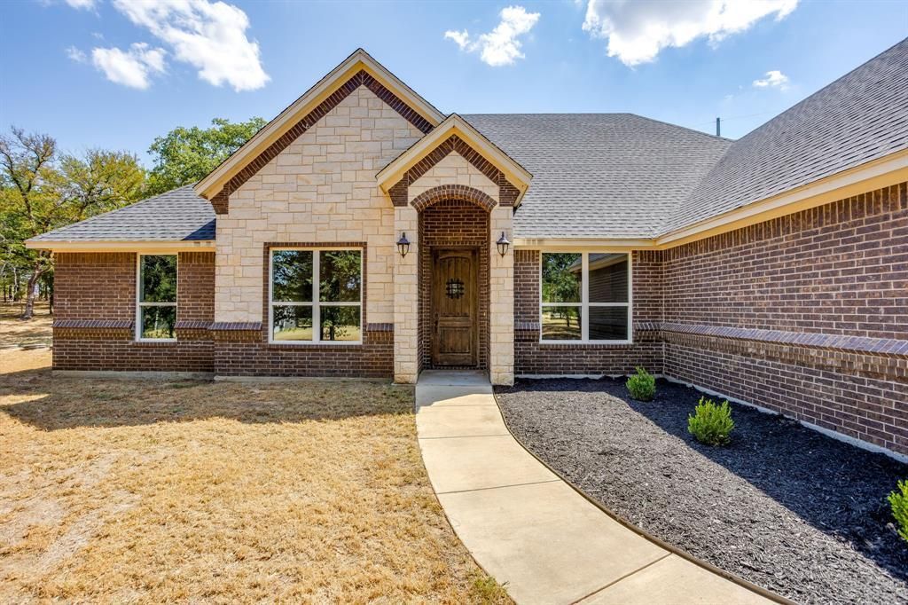 306 Garden Court, Springtown