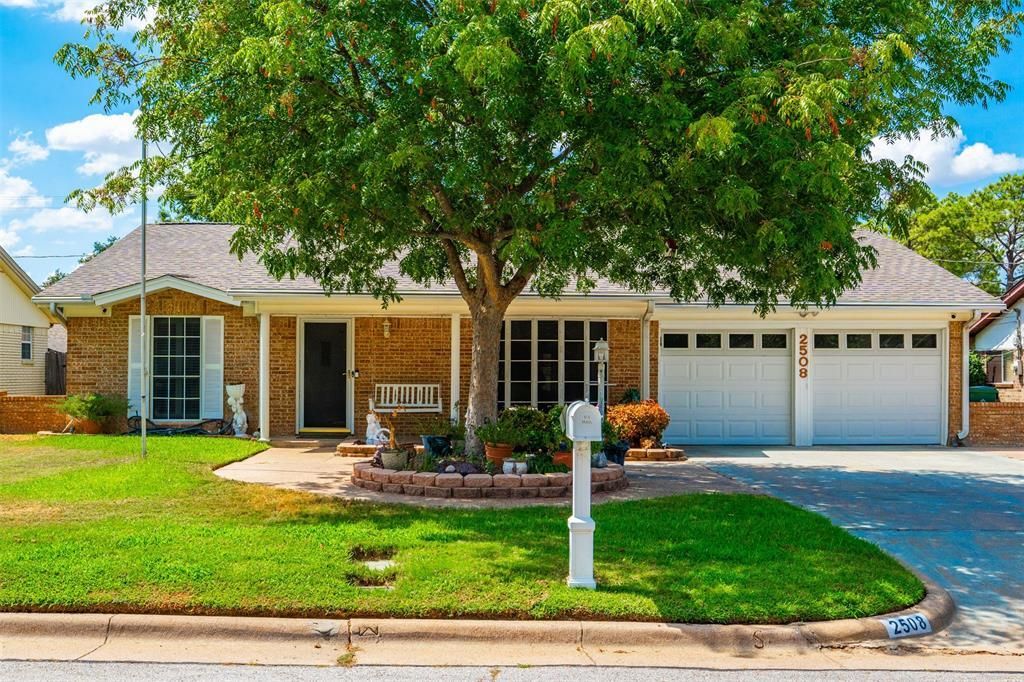 2508 Bent Tree Lane, Arlington