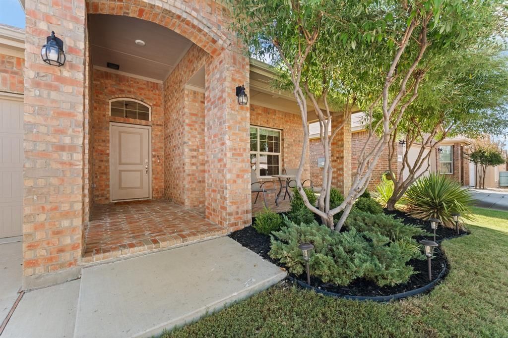 15736 Redgrave Drive, Fort Worth