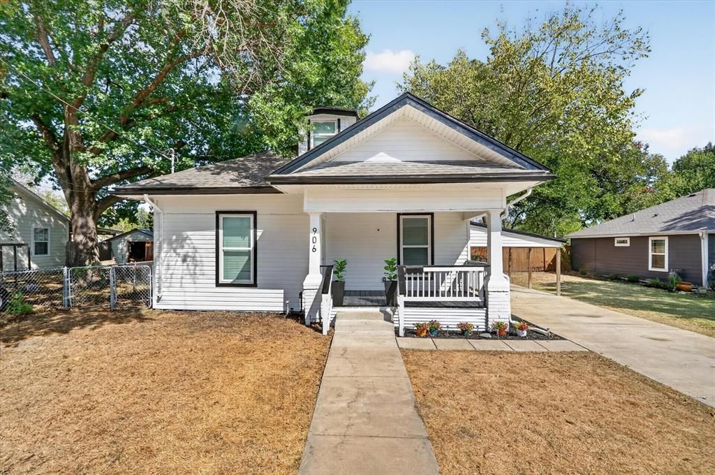 906 Catherine Street, Terrell