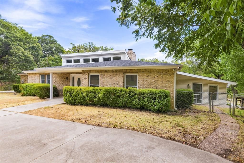 6049 W Red Bird Lane, Dallas