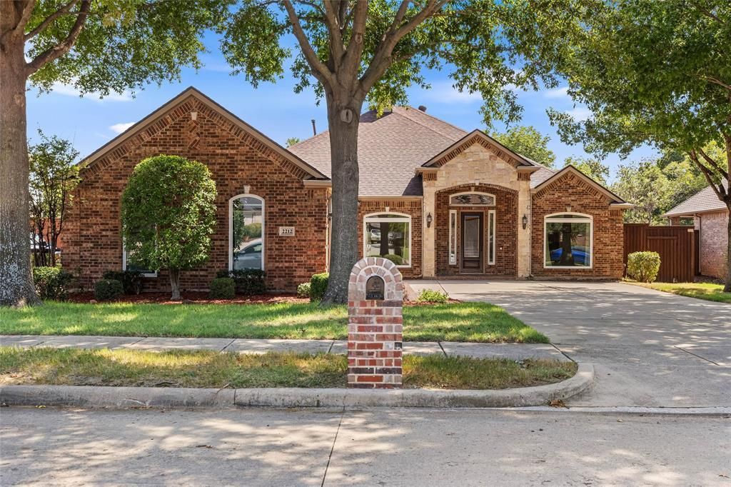 2212 Creek Crossing Drive, Corinth