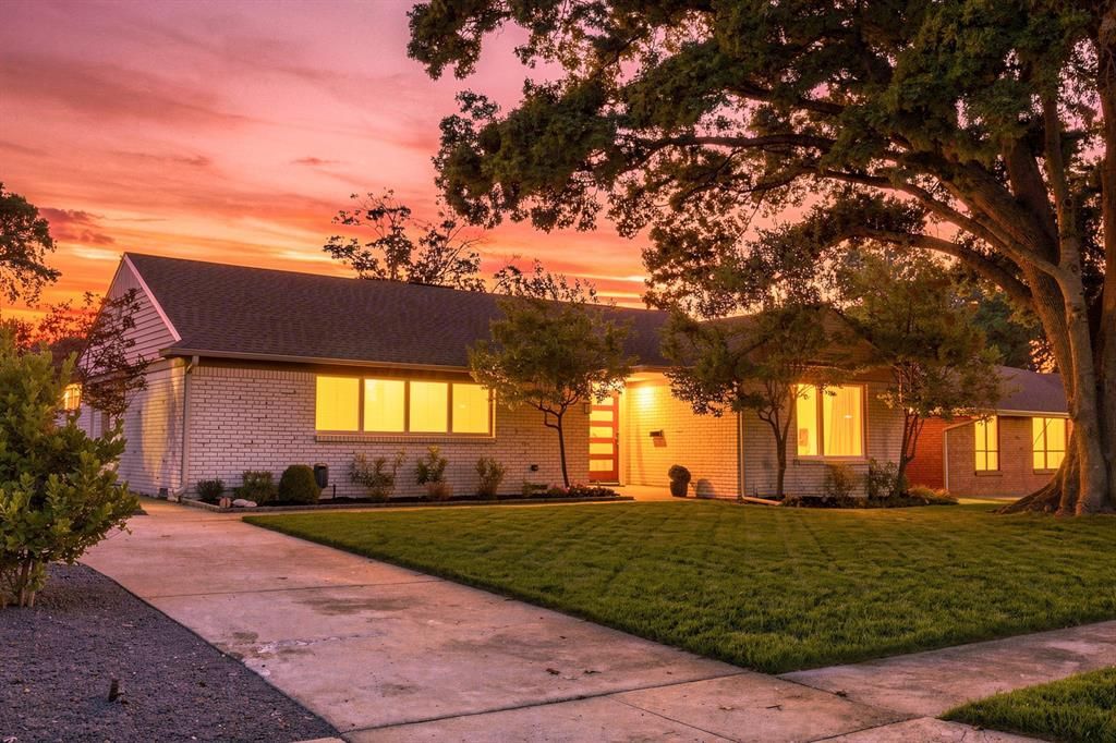 6211 Town Hill Lane, Dallas