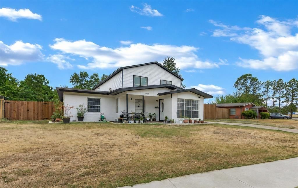 1714 Meadowbrook Lane, Irving
