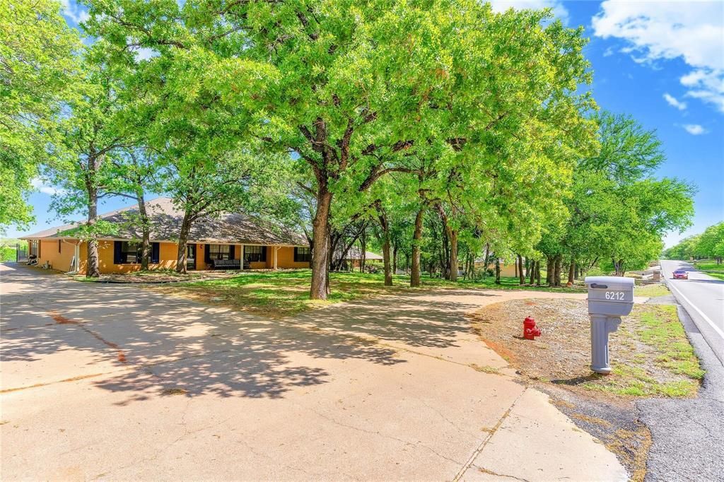 6212 Westover Drive, Granbury