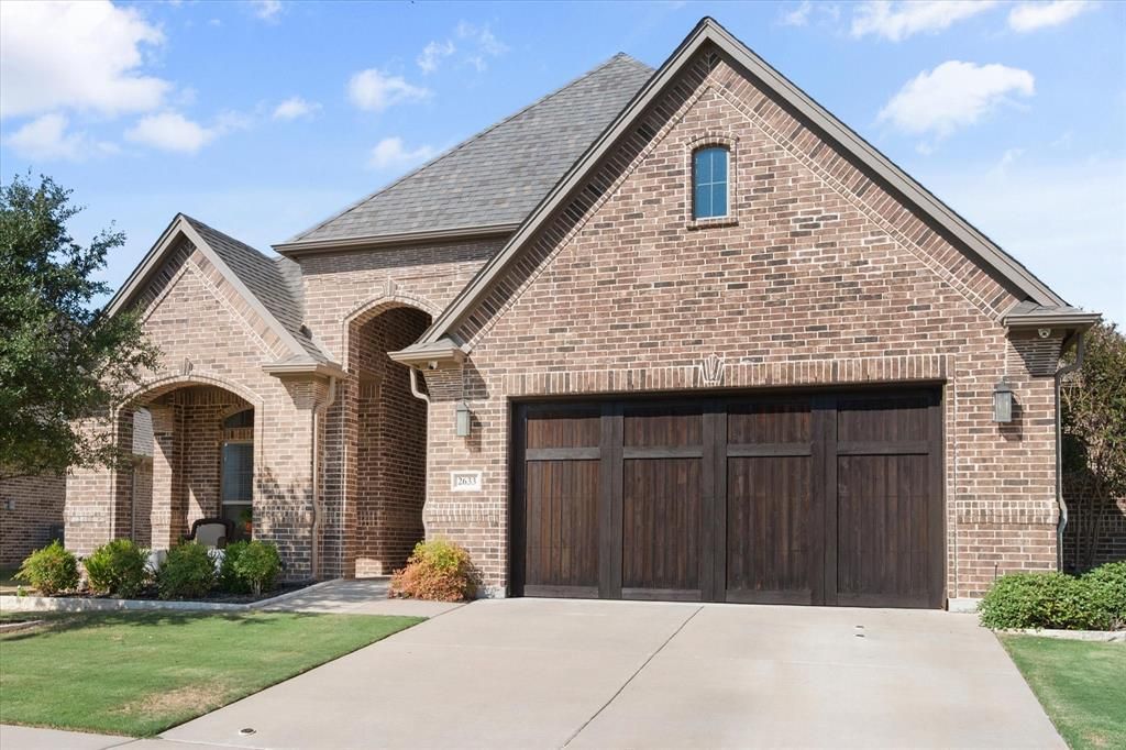 2633 Trinity Trail Way, Fort Worth