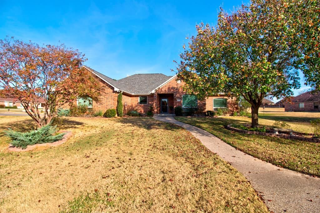 1321 Kiowa Drive E, Lake Kiowa