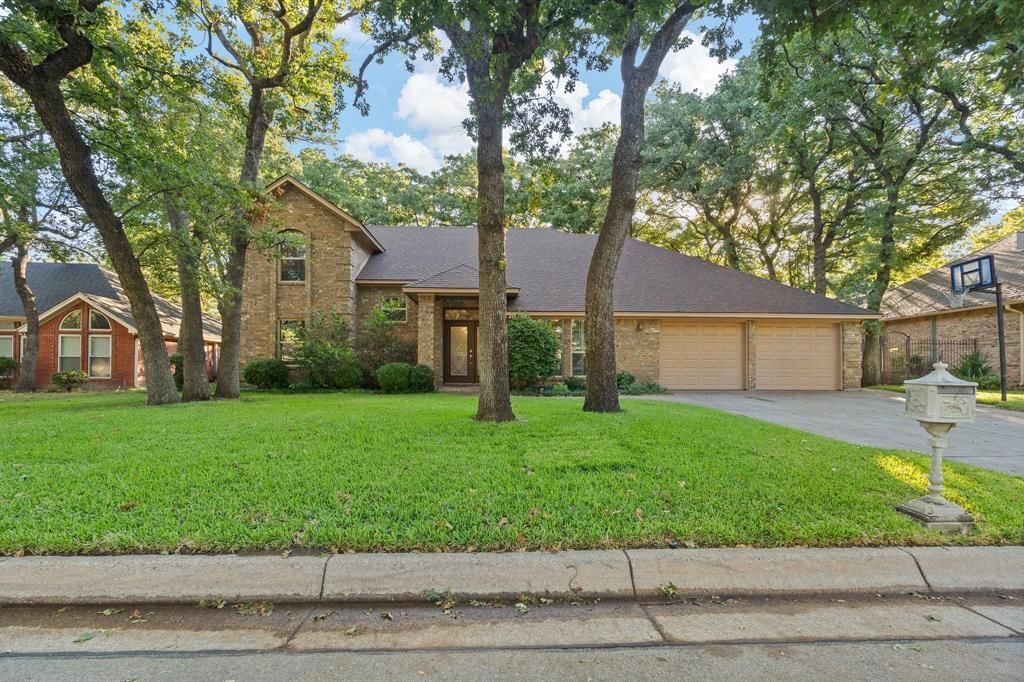 649 Parkridge Boulevard, Burleson