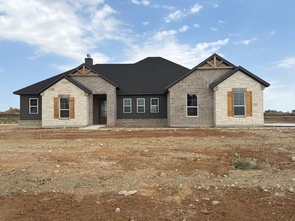 142 Pheasant Run Drive, New Fairview