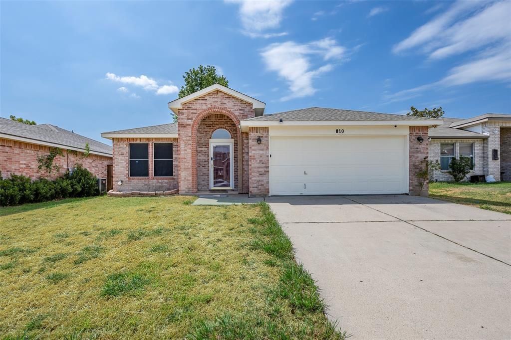 810 Engleside Drive, Arlington