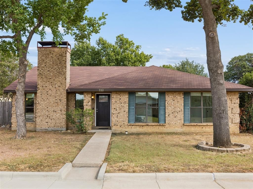 733 Red Wing Drive, Lewisville