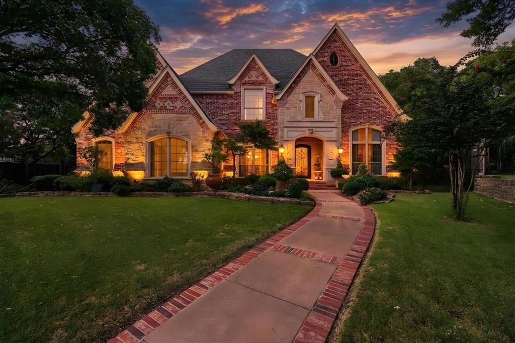 206 Gallant Court, Colleyville