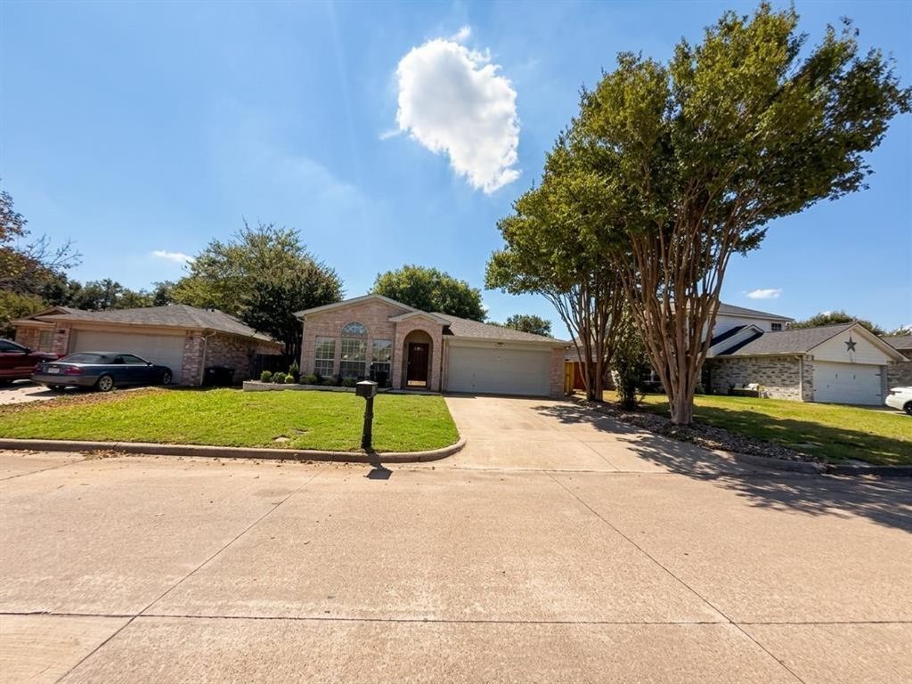 4040 Staghorn Circle N, Fort Worth