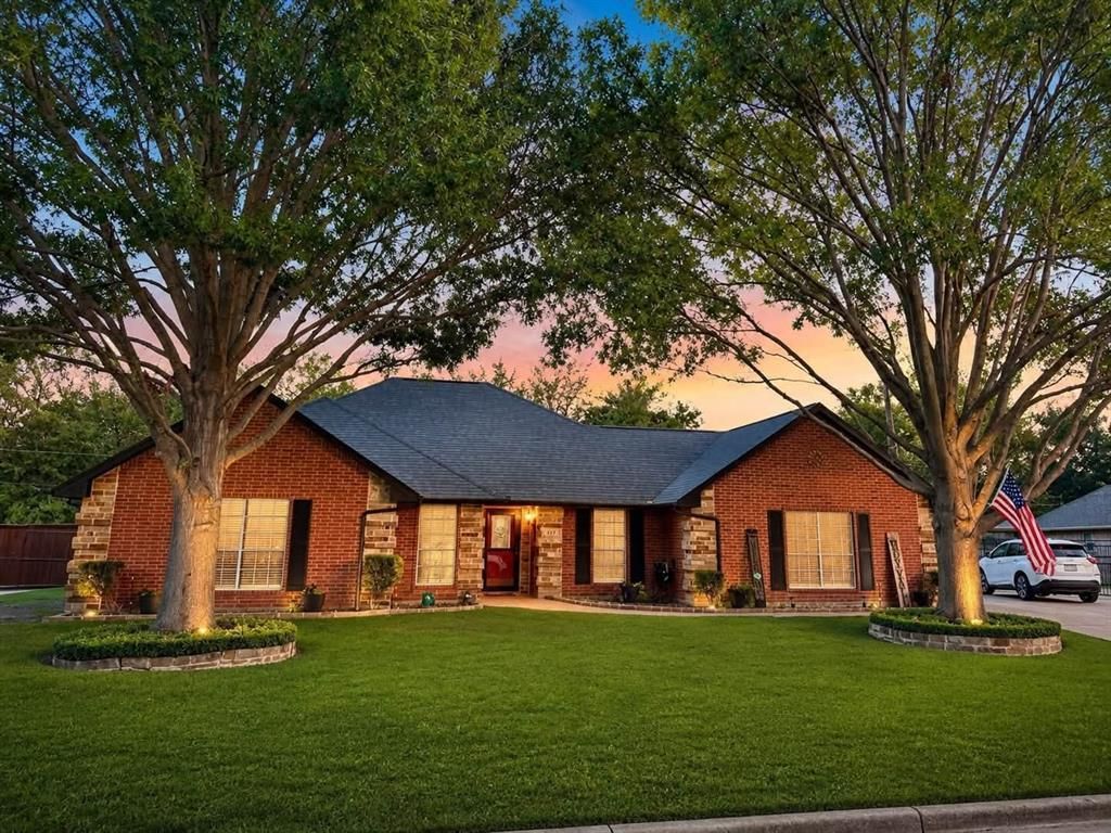 413 Flagstone Drive, Burleson