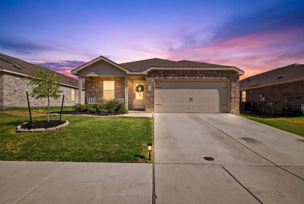 14137 Golden Bridge Drive, Pilot Point