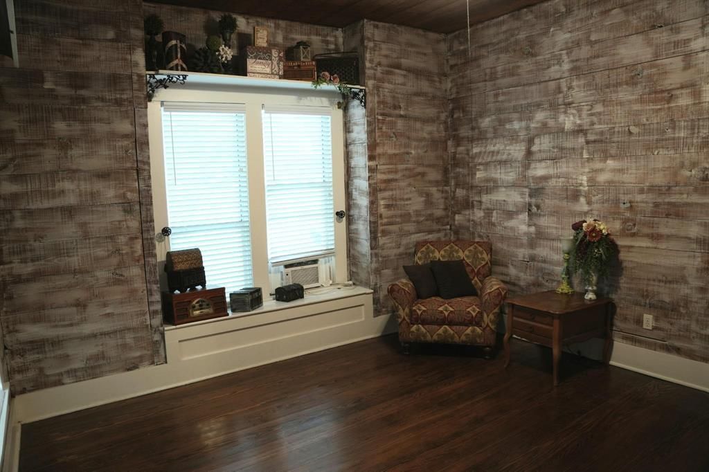 1307 Granbury Street, Cleburne