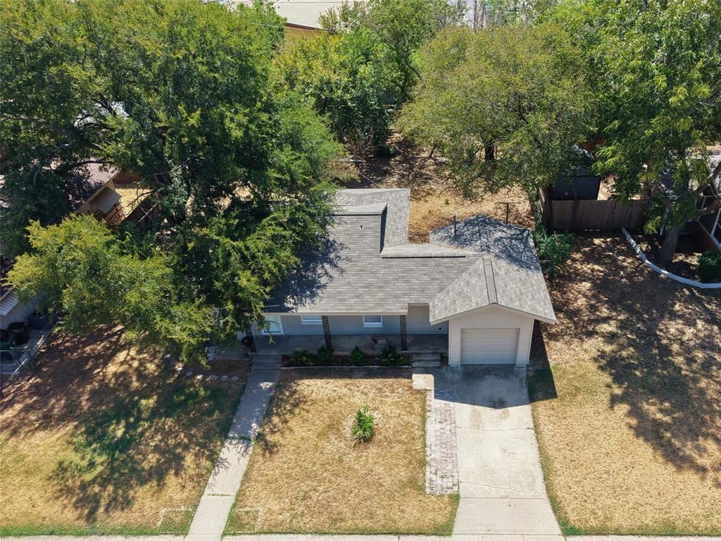 424 E Ellen Avenue, Hurst