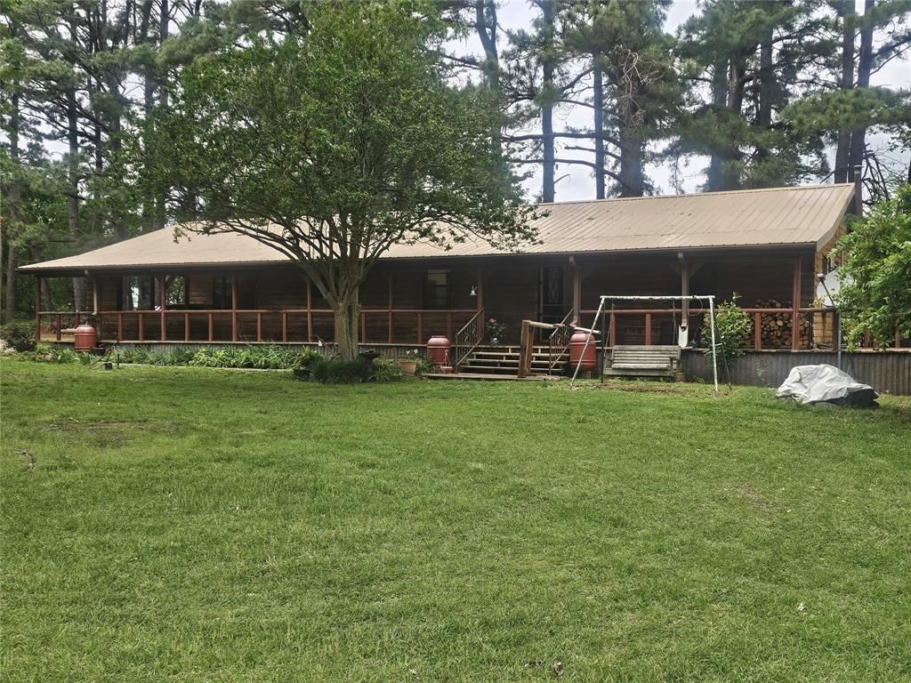 1350 County Road 45400, Paris