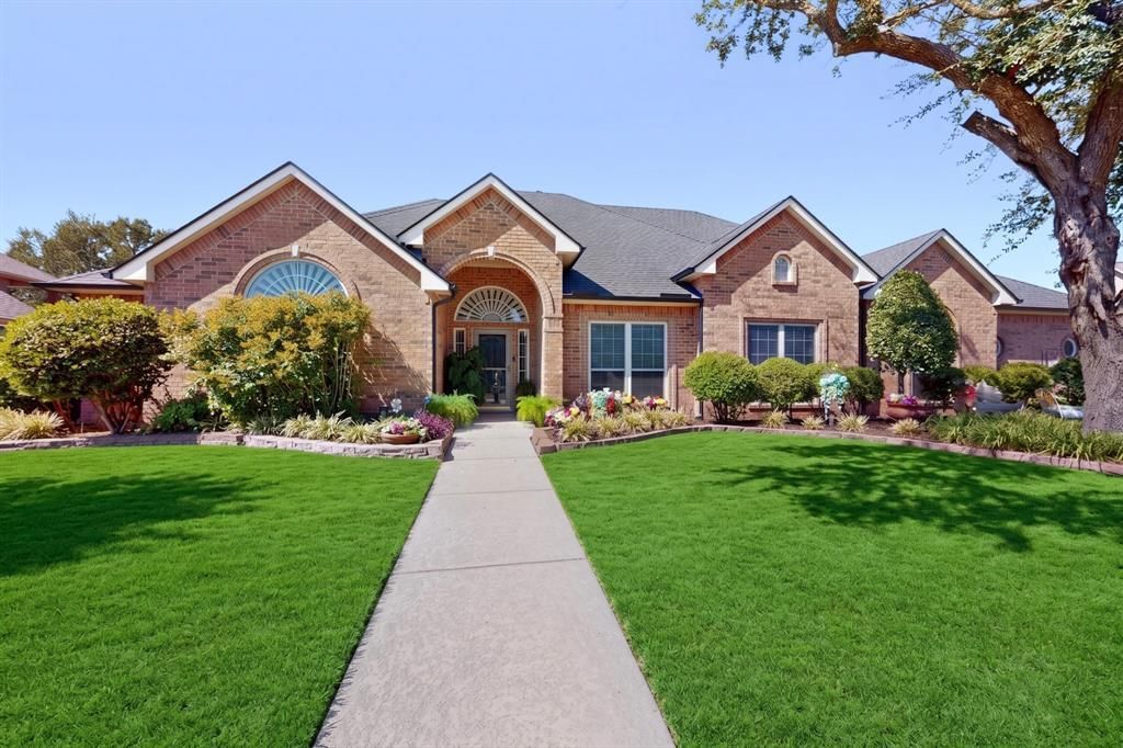 2505 Inverrary Drive, Ennis