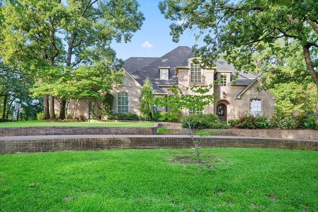 1950 Stonehill Drive, Tyler