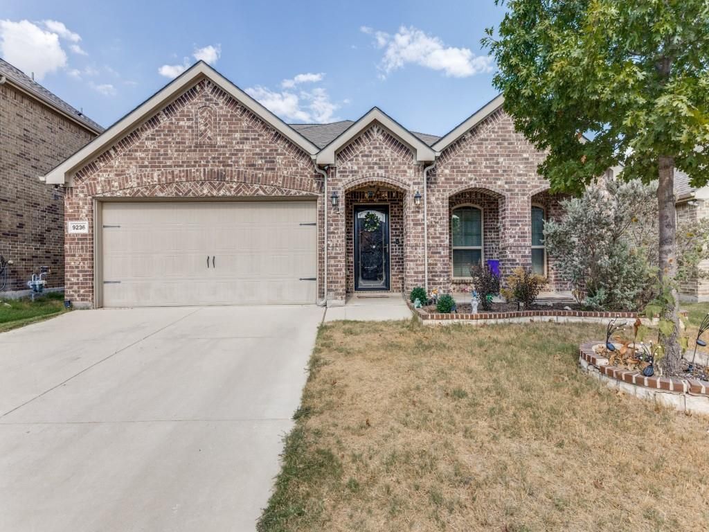 9236 Flying Eagle Lane, Fort Worth
